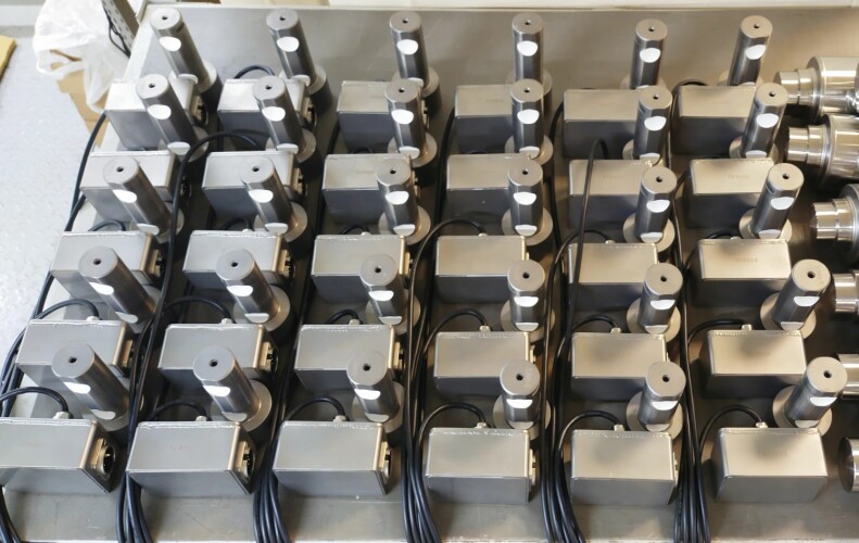 Новые тензодатчики для подъемных механизмов декораций в цирке